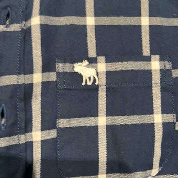 NWT Abercrombie Kids Button Down 11/12 - Picture 2 of 6